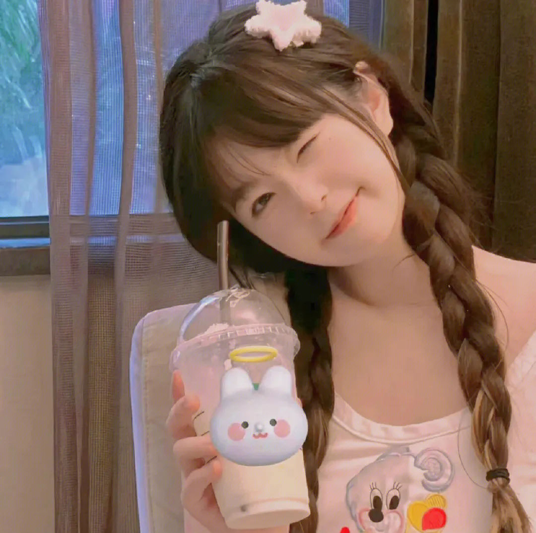 替嫁后，秦太太被迫靠演技苟活